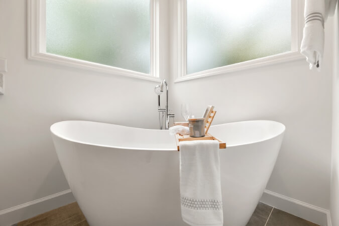 acrylic bathtub