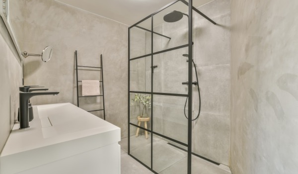 Dry or wet trap? Which one should you choose for a linear drain? 
