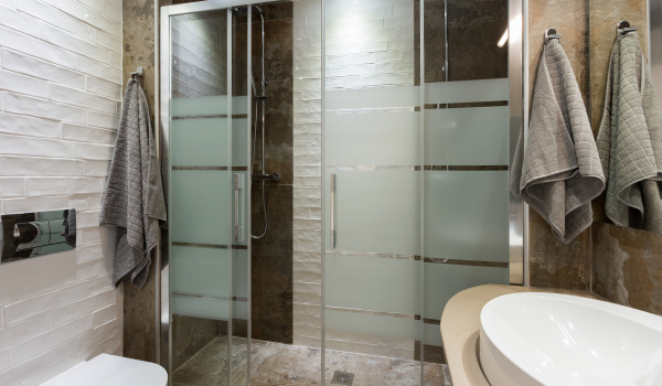 How to choose doors for a shower enclosure?