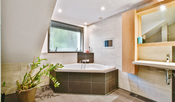 Stylish Bathroom with a Corner Bath