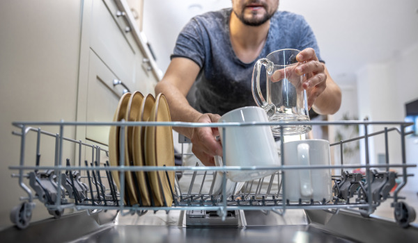 Dishwasher under the sink: is it possible to install a small dishwasher under the sink?