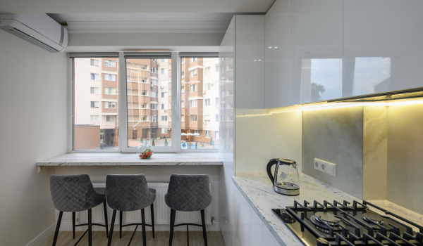 How to Arrange a Kitchen Window?
