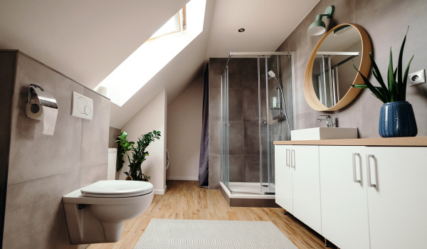 Rectangular shower trays in modern bathrooms